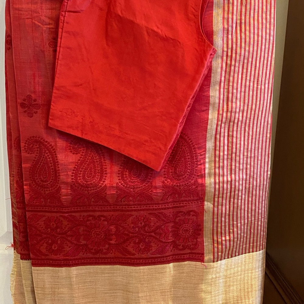 Indian outfit: Saree with matching blouse
